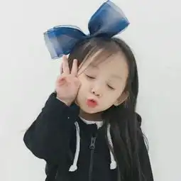 这个可爱的小女孩是谁,我看到了好多他的头像了