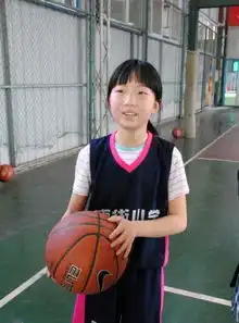 12岁萝莉被赞女乔丹76岁老人试训勇士队