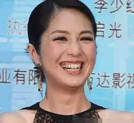 女神,你这样的笑容好辣眼睛