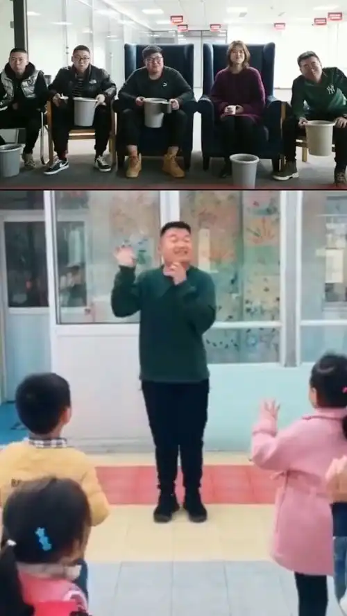 见识一下我们小区的幼儿园男老师,这动作真是骚气,不服不行