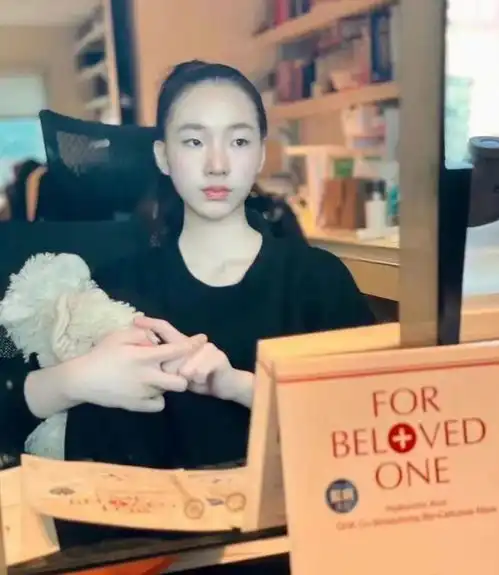 小s大女儿出道已成定局,全家护航不愁资源,她为何非要出道