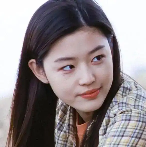 清纯动人的女生头像