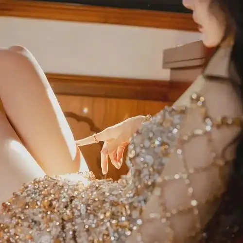 头像不露脸的部位女头,简约霸气,气质满满