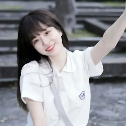 女生真人版头像不露脸成