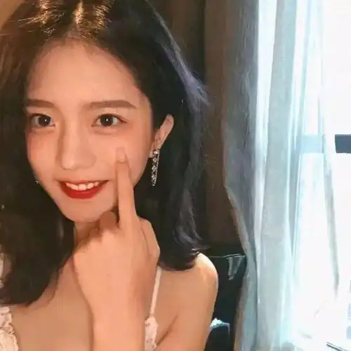 3个女生闺蜜头像王丽君
