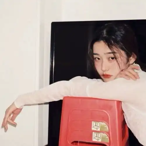 精致女头,紧紧凑凑厌世风