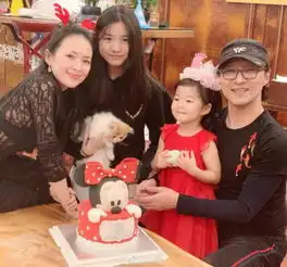 汪峰14岁女儿小苹果晒近照哪来的小仙女