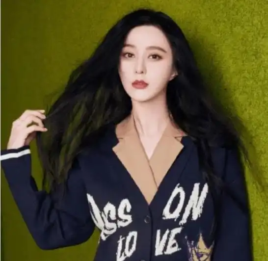 女生换了个成熟的头像范