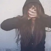 求女生头像,戴帽子的,又拽又有点小清新