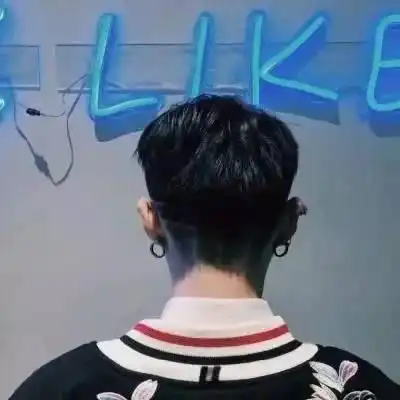 qq头像黑暗冰冷孤独男背