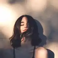 微笑小女孩头像图片甜美欧美风格