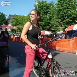 看看俄罗斯街头的美女,好凶,我怕怕