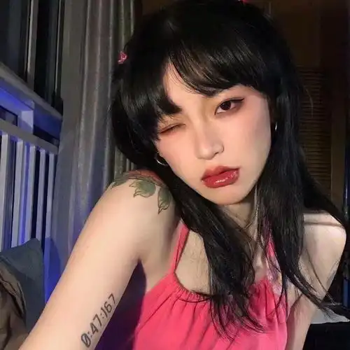 又纯又欲的女生头像
