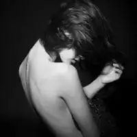 快手黑白女图微信头像图片大全