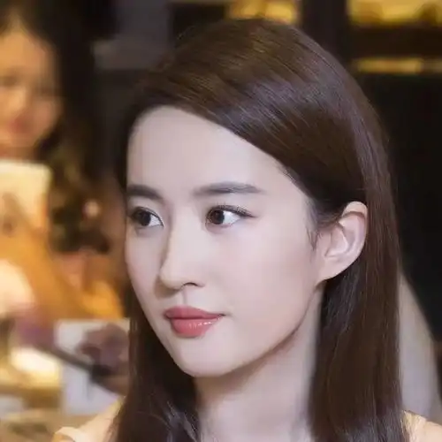 刘亦菲被逐出仙籍,离开聚光灯的她发福成贵妇