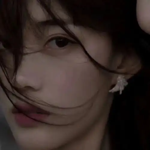头像跌跌撞撞的日子也能打捞到其中的闪亮与美好