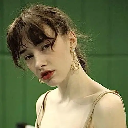 ins高级感女生头像
