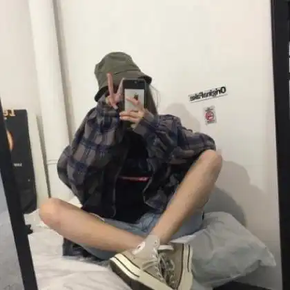 成熟女生qq头像,享受着孤独又渴望快乐的女生