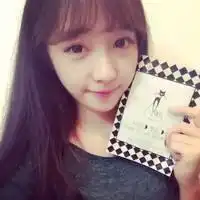 漂亮女生的空间头像与孤独配合得太完美