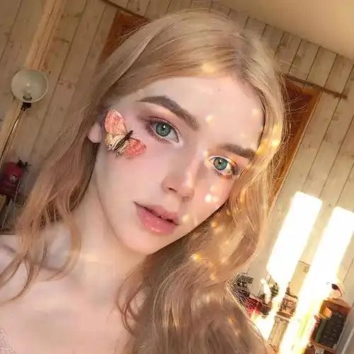 冷艳欧美女头你十九岁时很美,但不是你美,是十九岁美