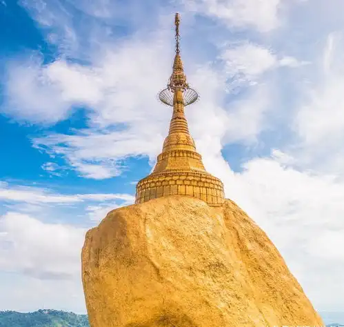 缅甸神秘的大金石,悬空却千年不倒,不准女性触摸