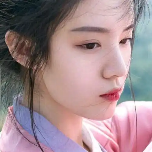 唯美古风头像女冷艳口红
