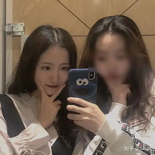 高中时素颜就好看的女生长大化妆后岂不是逆天吗