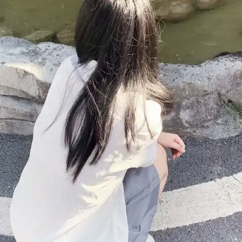 不露脸女生头像不等风,也不等你