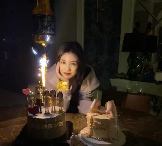 汪峰大女儿庆16岁生日,长相撞脸陈妍希,章子怡卡点晒庆生照