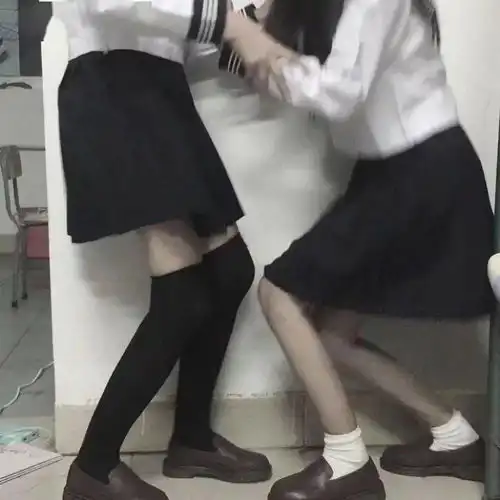 头像人生苦短我他妈又懒