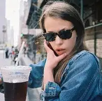 欧美风格个性头像快乐是装给别人看