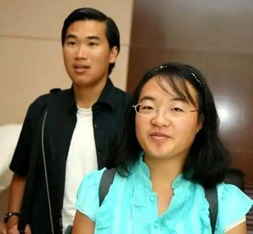 13岁喂猪,一夜爆红后被张艺谋劝退娱乐圈,36岁的魏敏芝如何了