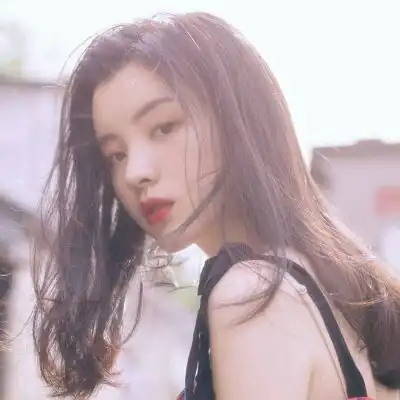 女生可爱嘟嘴头像