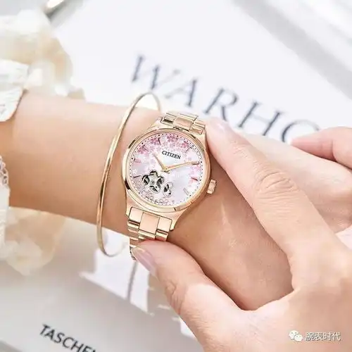 腕表是男人必备女王们也需要自己的腕表