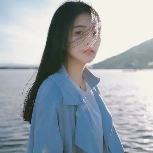 女生换了个成熟的头像这