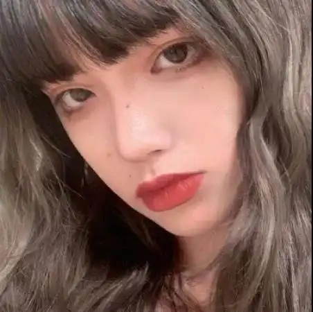 诱人美艳的超高冷女头像女神必备可爱点