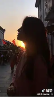 抖音打响指天空变暗视频怎么拍变幻天空这样弄哦