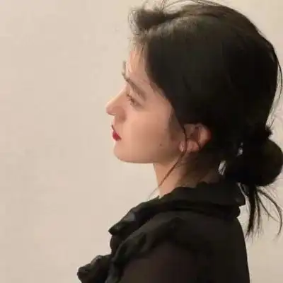 女生头像已经开学,快暑假了别急