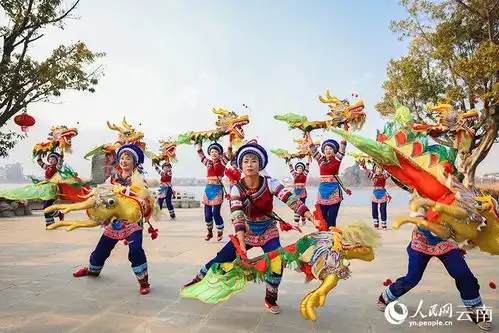 新春走基层丨云南大理板凳龙舞迎龙年