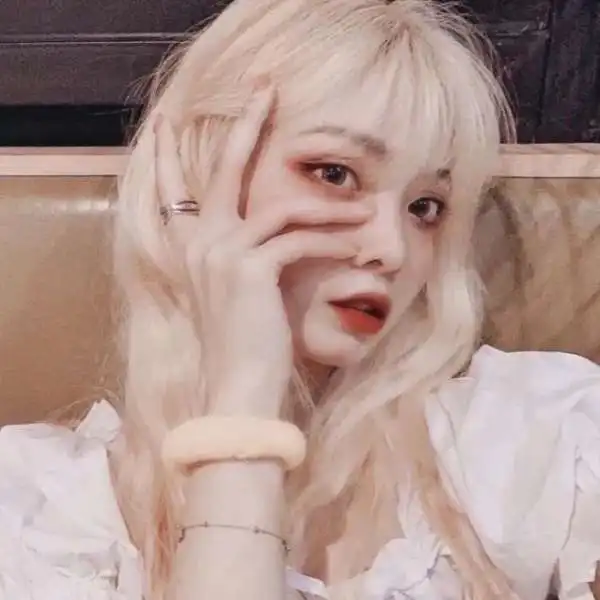 真人女生头像千万别丧,你要知道无论经历什么都是在成长