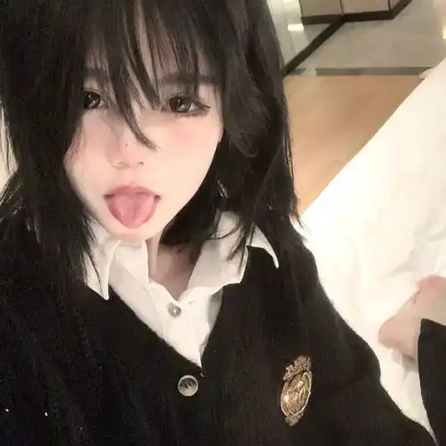 女头纯欲风头像高冷伤感