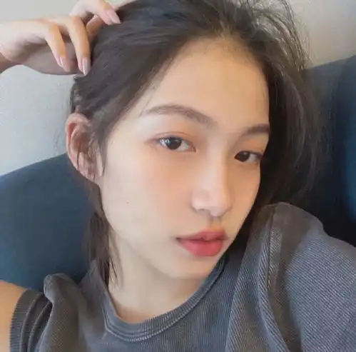 有点高冷的漂亮女头