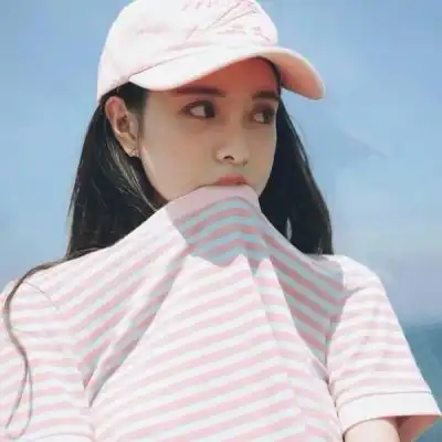女生换了个成熟的头像儒
