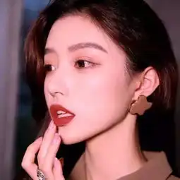 45岁的女人头像花的图片