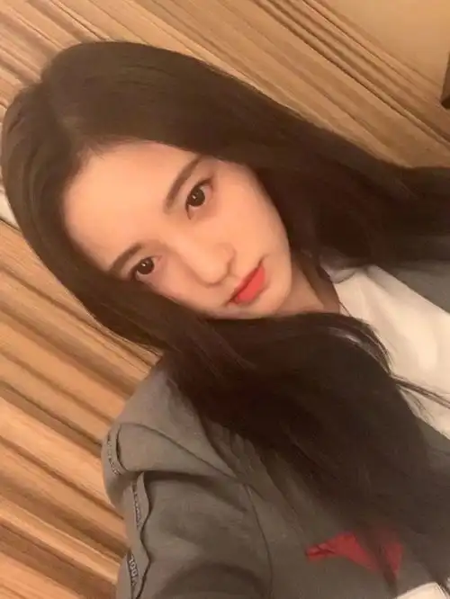 真人头像女鞠婧祎