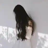 经典伤感的女生头像痛苦只是一种仪式