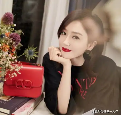 粉红头像女生秦岚