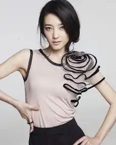 足球宝贝惊艳跳水秀王丽坤周韦彤谁更女神图