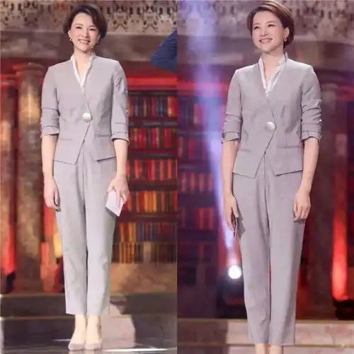 真正见过大世面的女人,过年很少穿大衣打底裤,学陈数董卿这样穿多高级