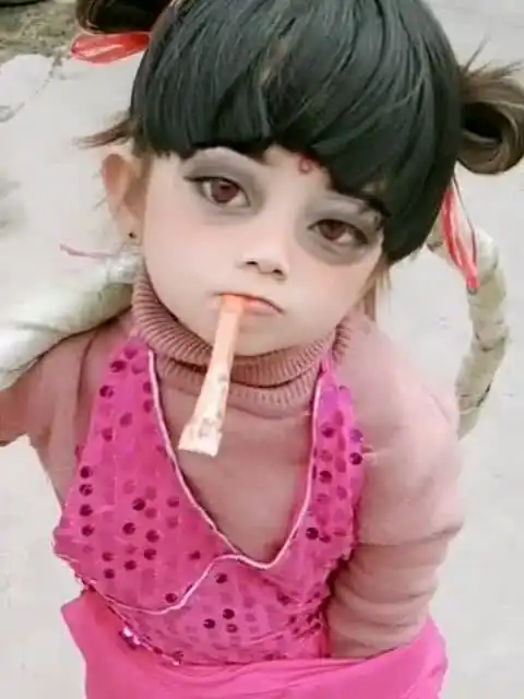 听说发第二遍会火,小女孩模仿的哪个人物你们猜出来了吗